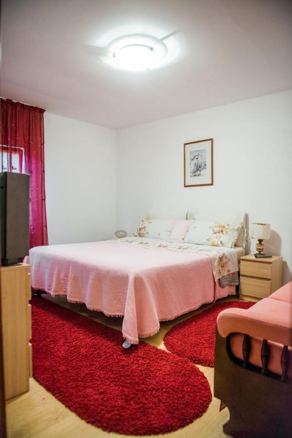 Casa Gotika Guest House Vama  Luaran gambar