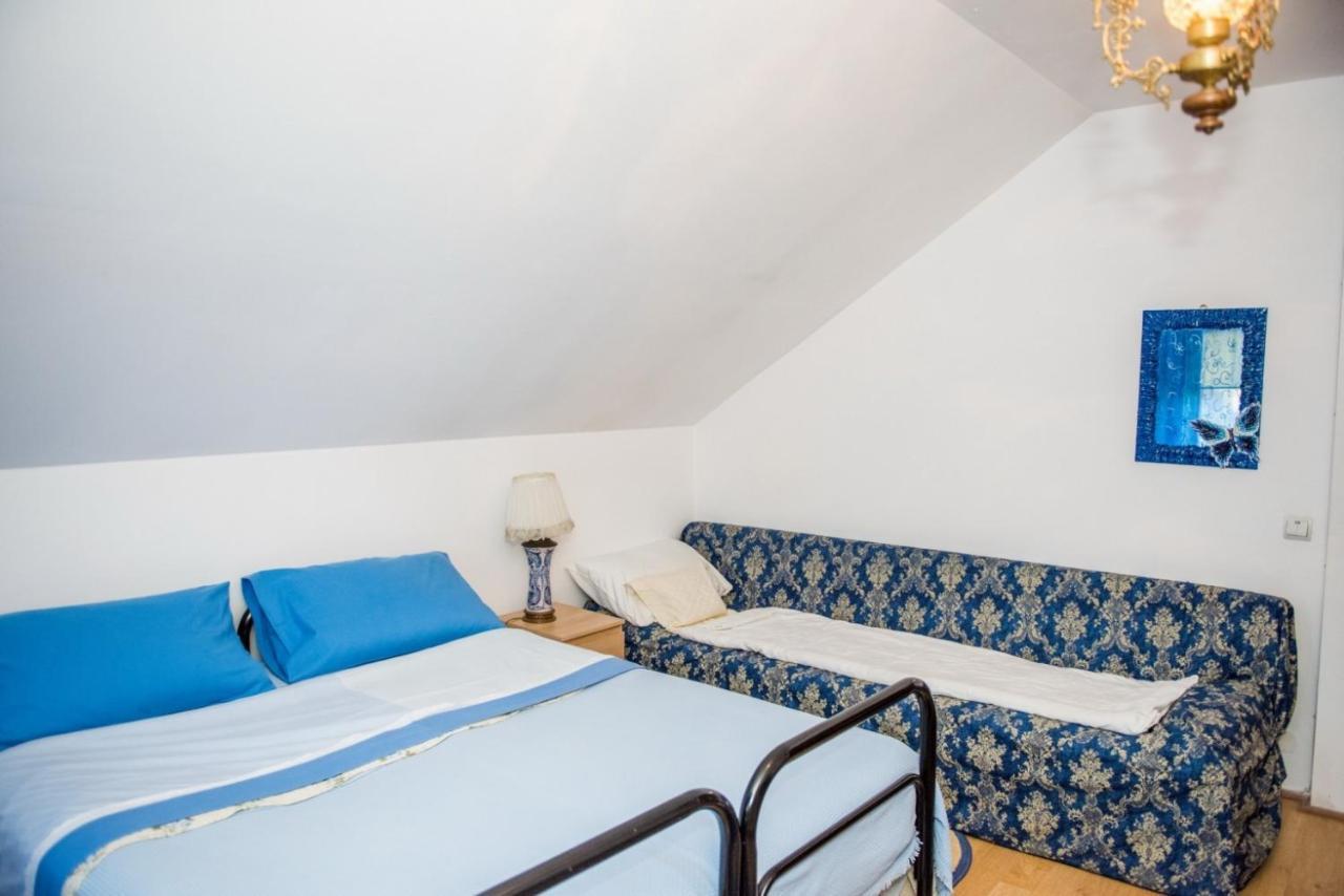 Casa Gotika Guest House Vama  Luaran gambar