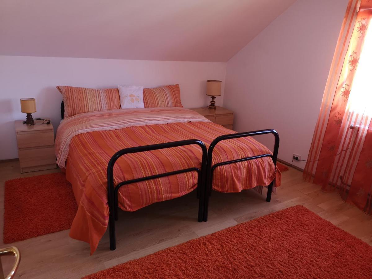 Casa Gotika Guest House Vama  Luaran gambar